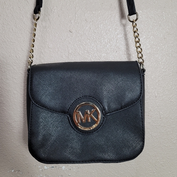 Michael Kors Handbags - Michael Kors black leather crossbody handbag